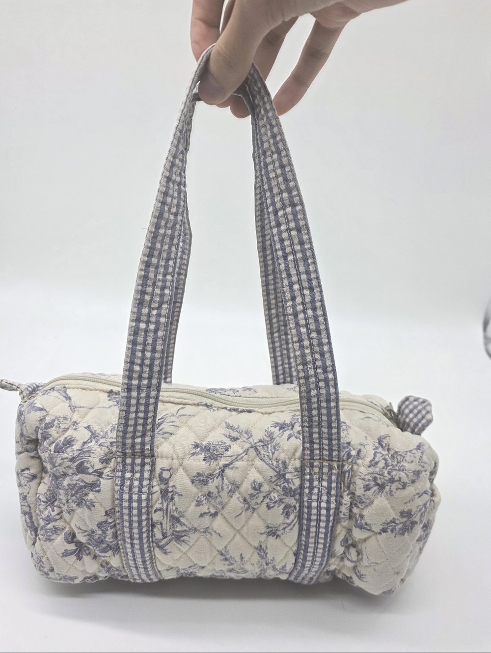 VTG Sharif Quilted Floral Barrel Tote - Cream & Blue 11 X 8 Inch